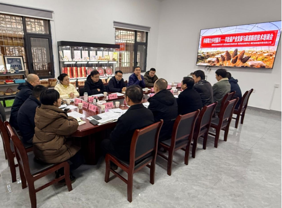 科技赋能破鼠害 羊肚菌香富山村 ——镇巴县杨家河镇以产业帮扶绘就乡村振兴新图景